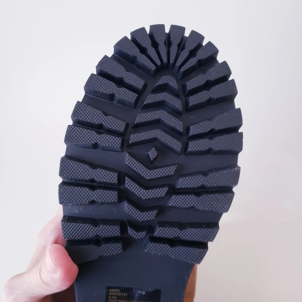 Steve Madden Aniko Lugg Sole Boots - Picture 10 of 11